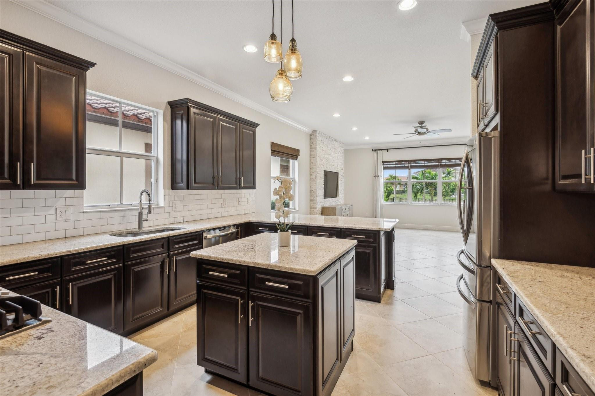 8540 Lakeside Dr