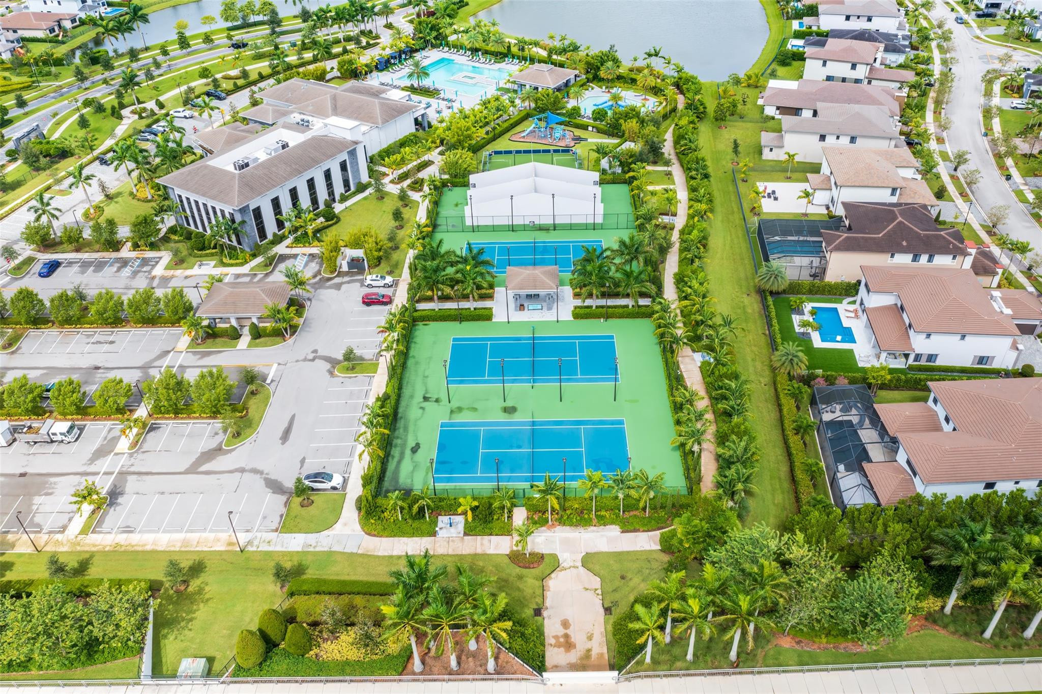8540 Lakeside Dr