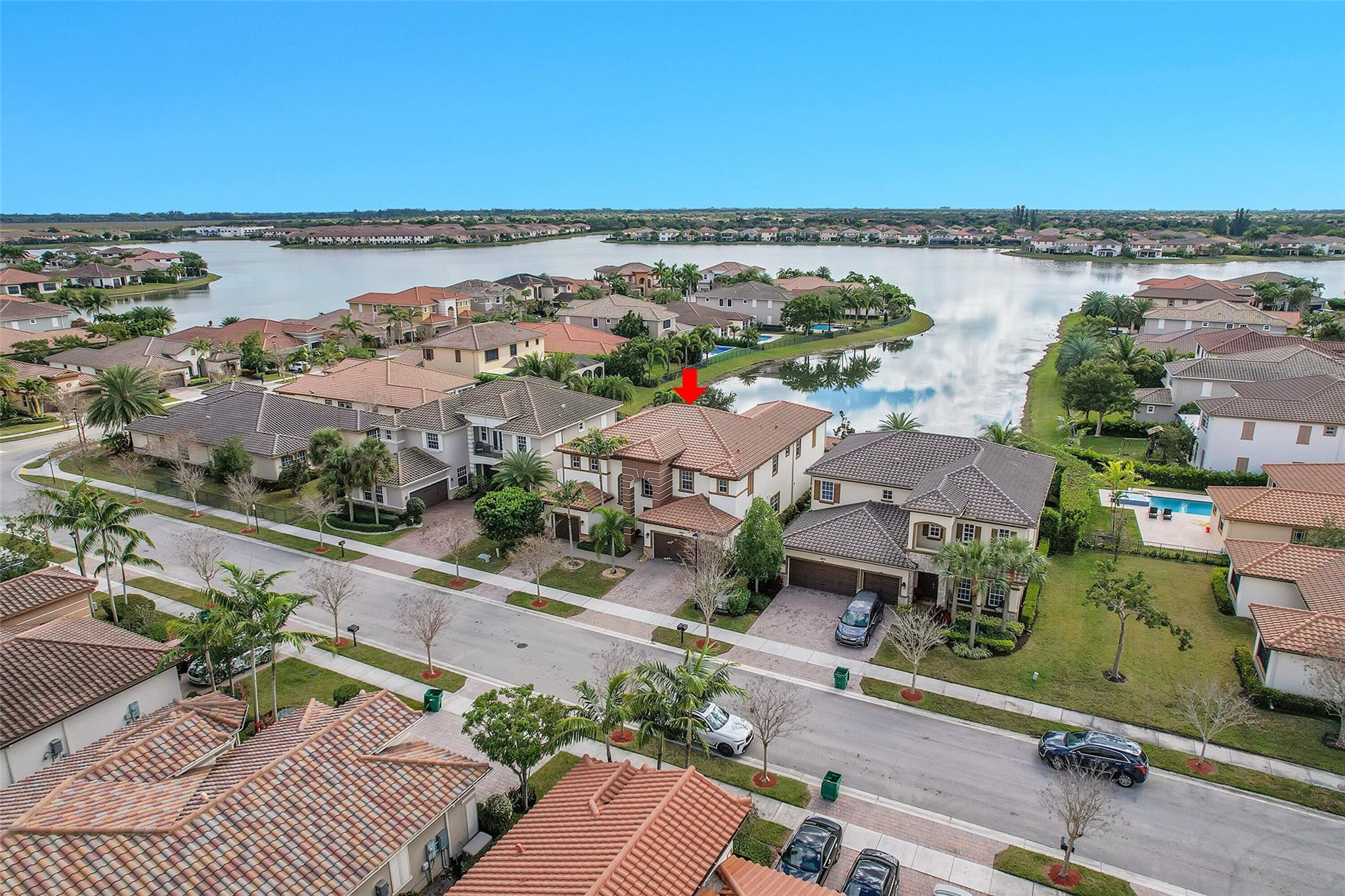 9860 Lakeview Ln