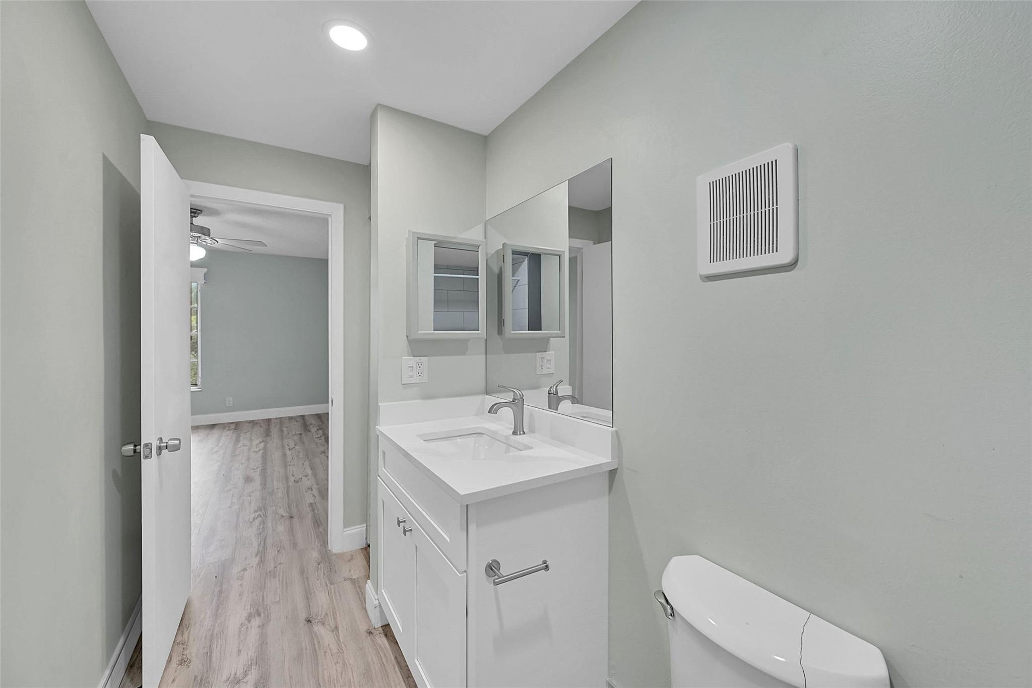 450 NW 20th St 3030