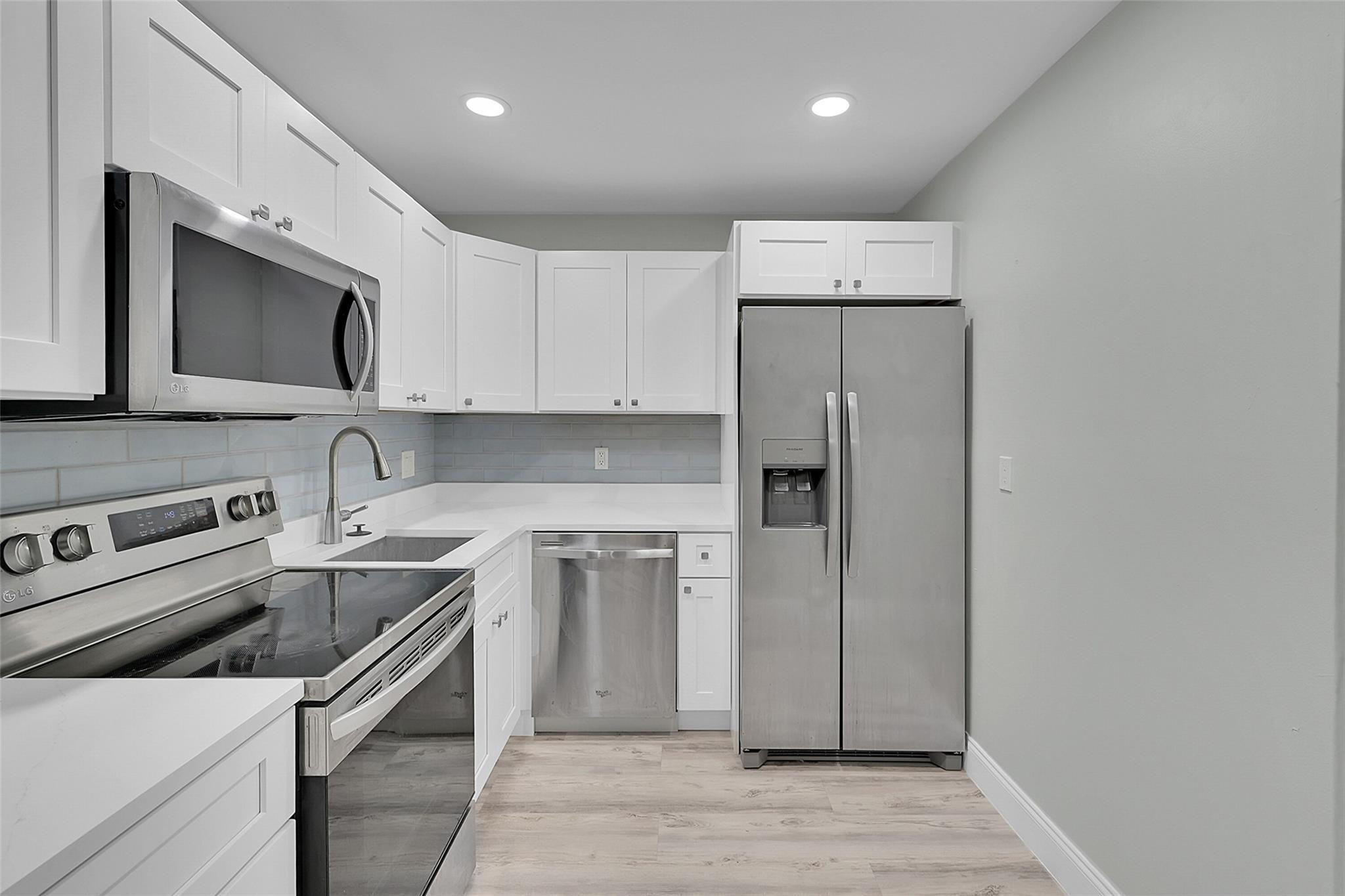 450 NW 20th St 3030