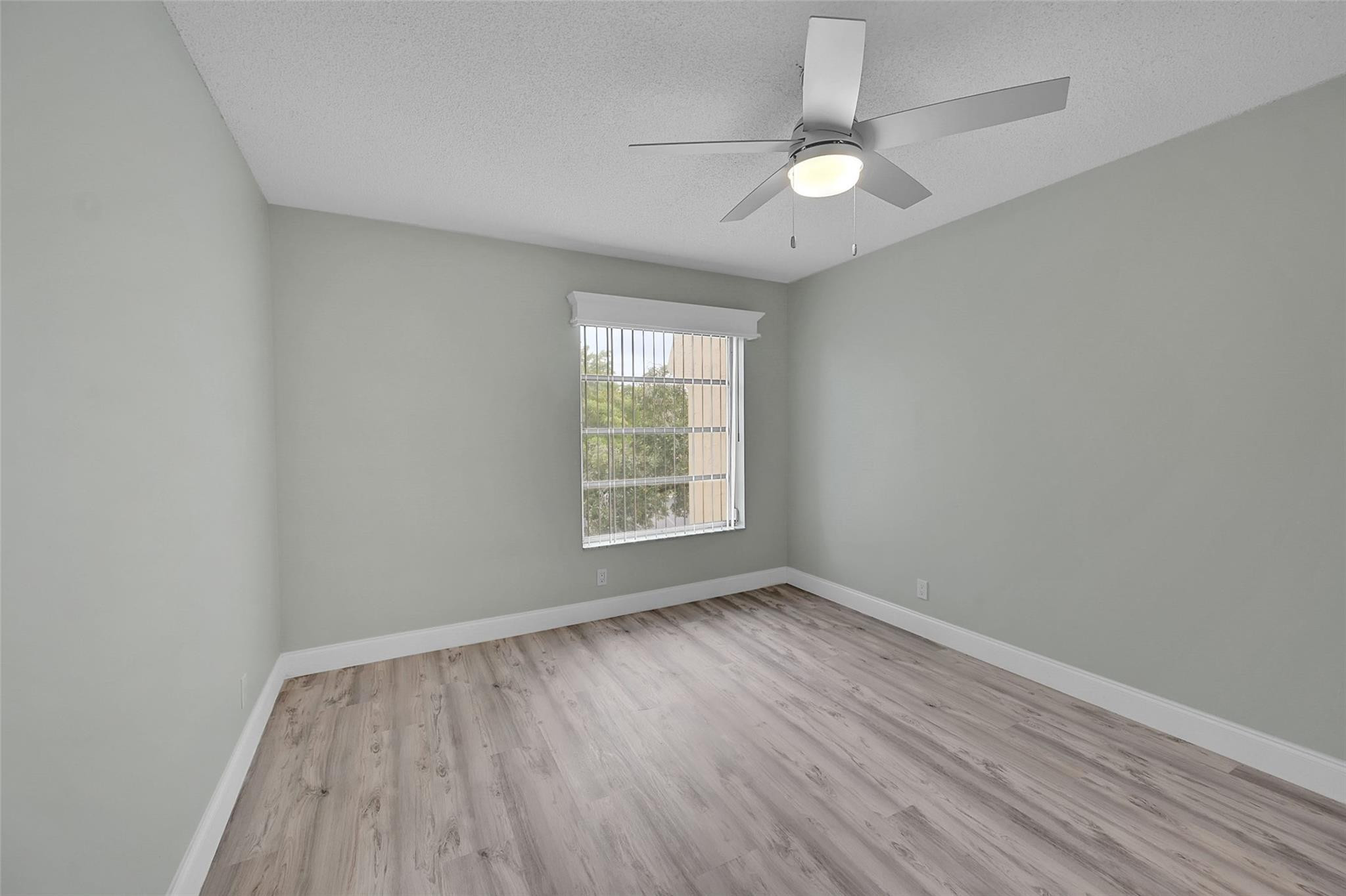 450 NW 20th St 3030