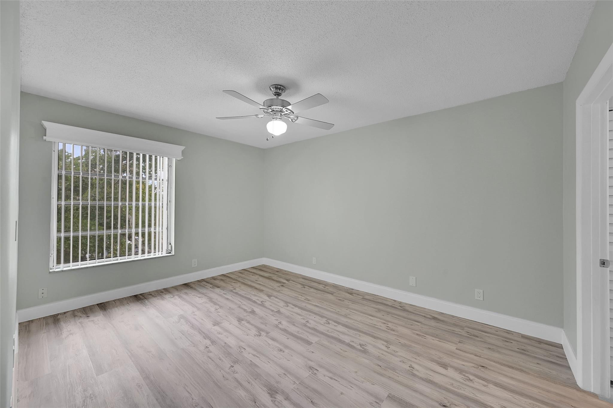 450 NW 20th St 3030