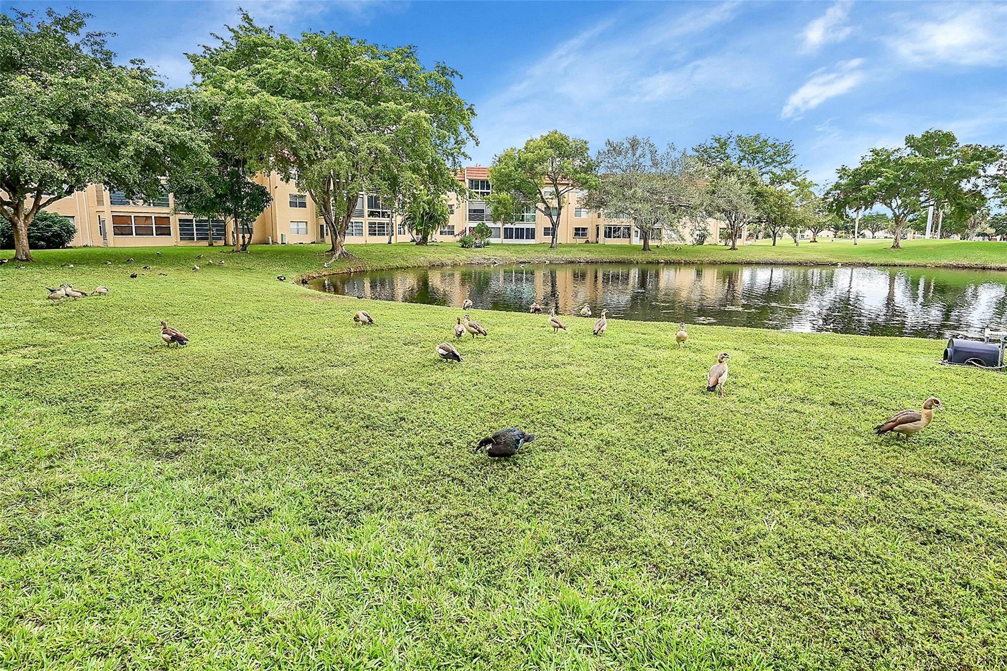 9281 Lakes Blvd 106