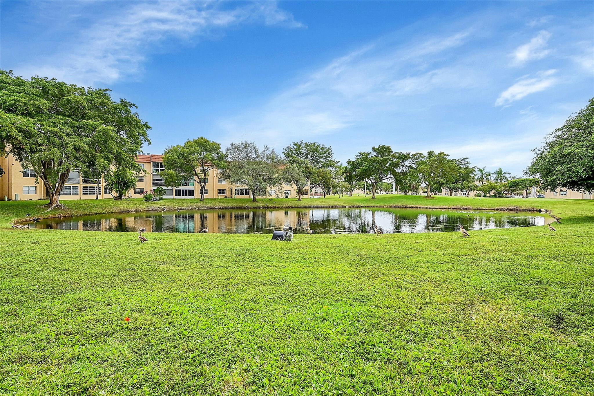 9281 Lakes Blvd 106