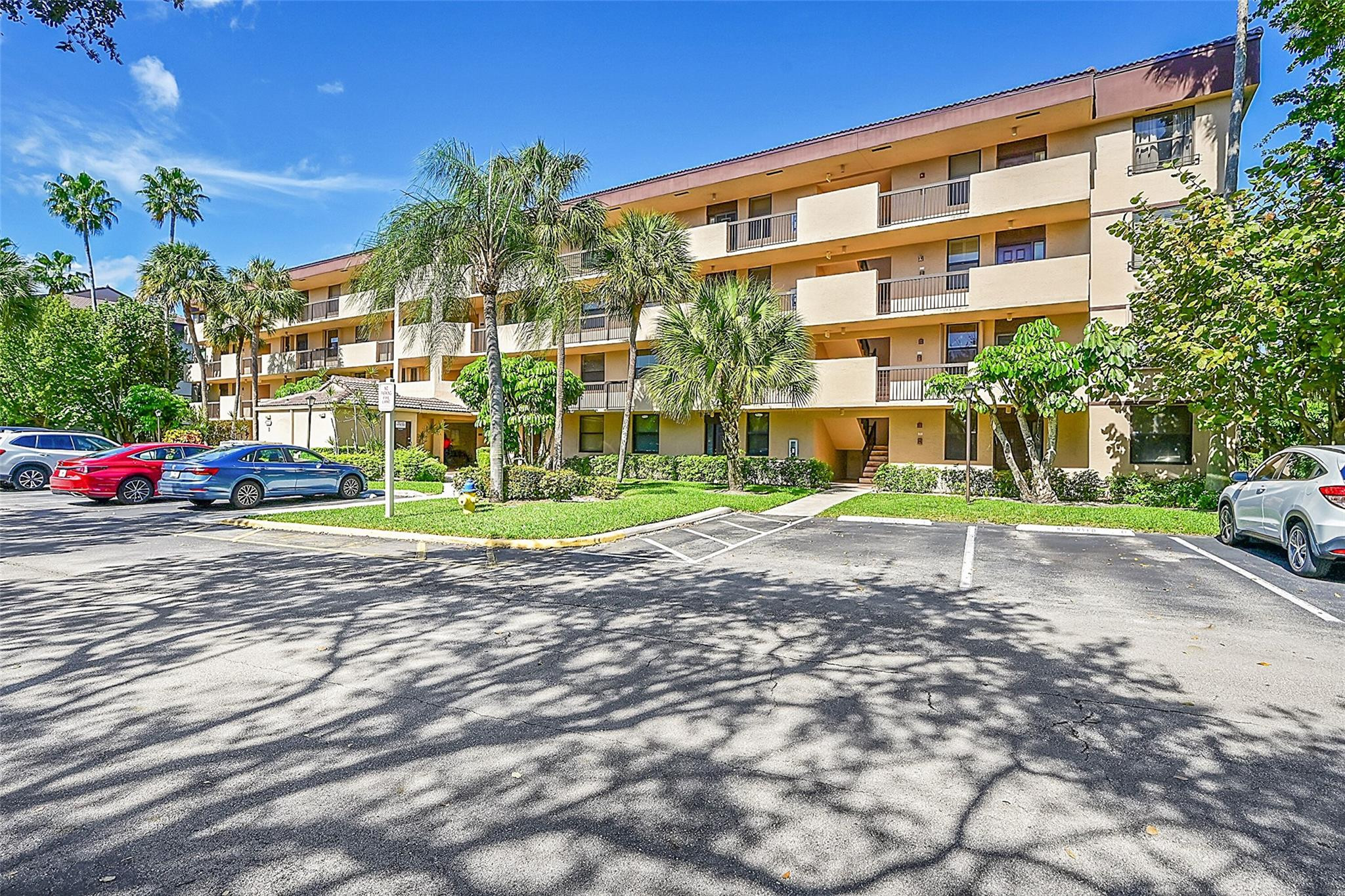 2660 Carambola Cir N 202