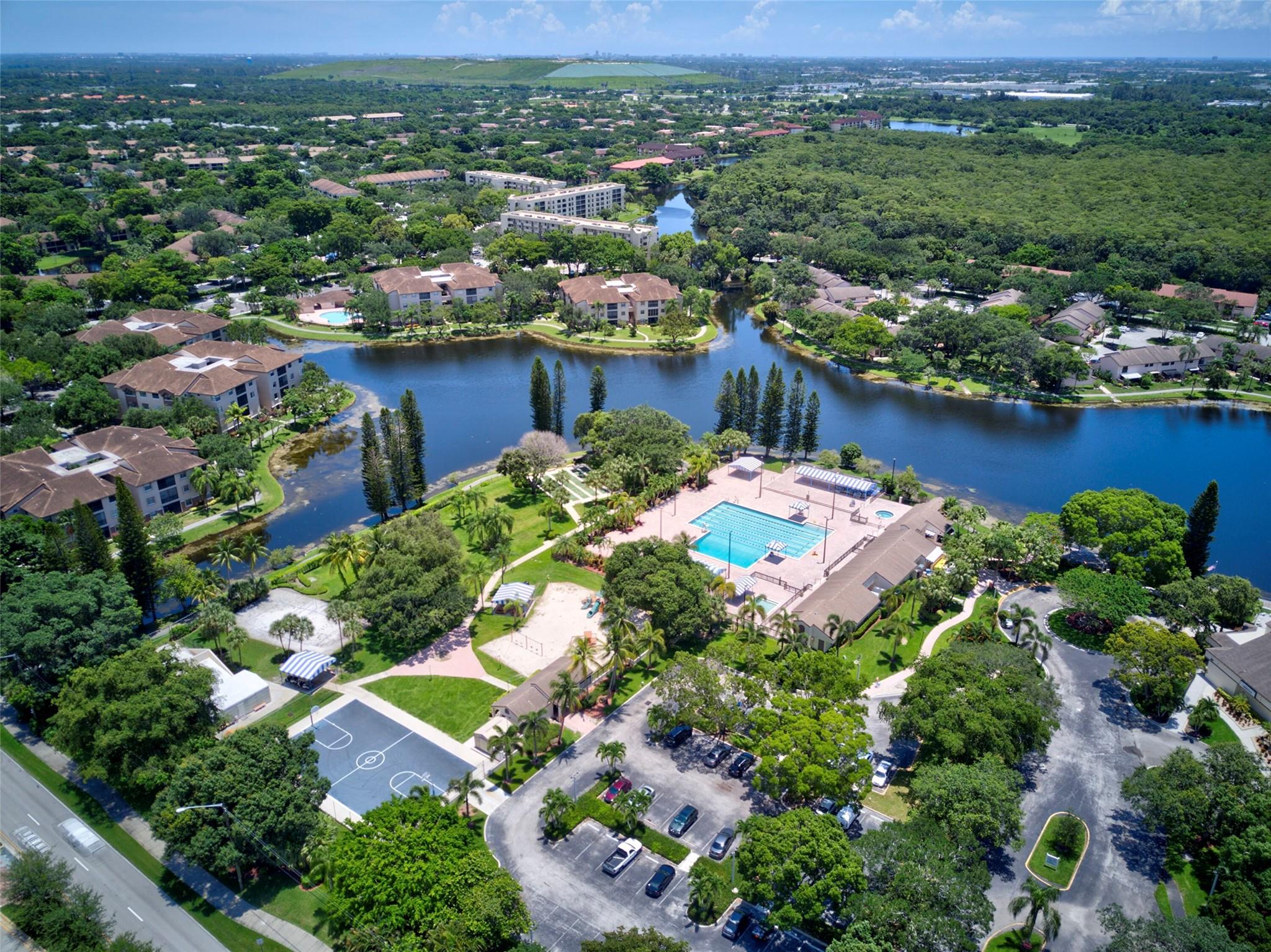 2660 Carambola Cir N 202