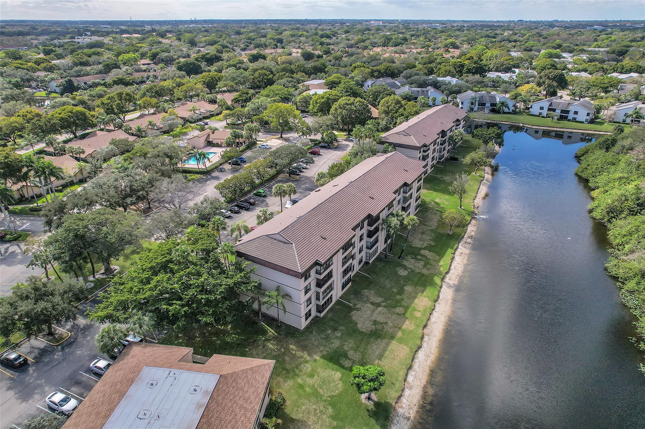 2660 Carambola Cir N 202