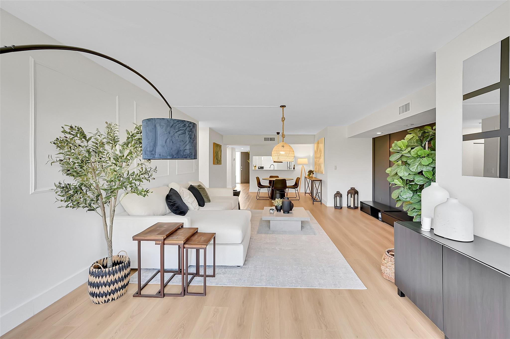 2660 Carambola Cir N 202