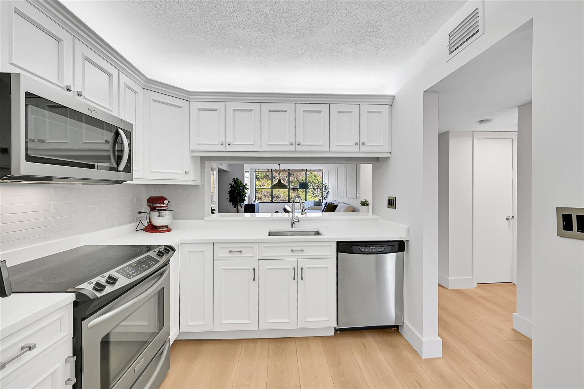 2660 Carambola Cir N 202