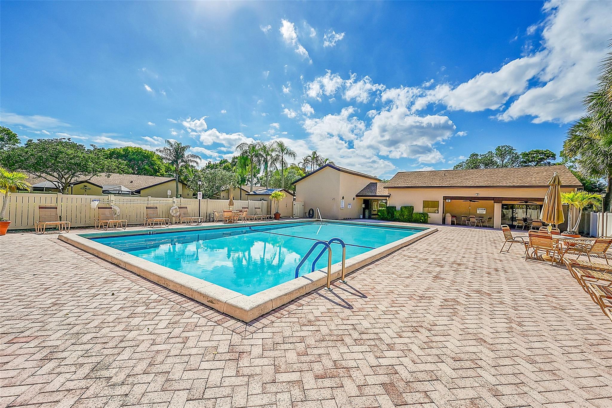 2660 Carambola Cir N 202