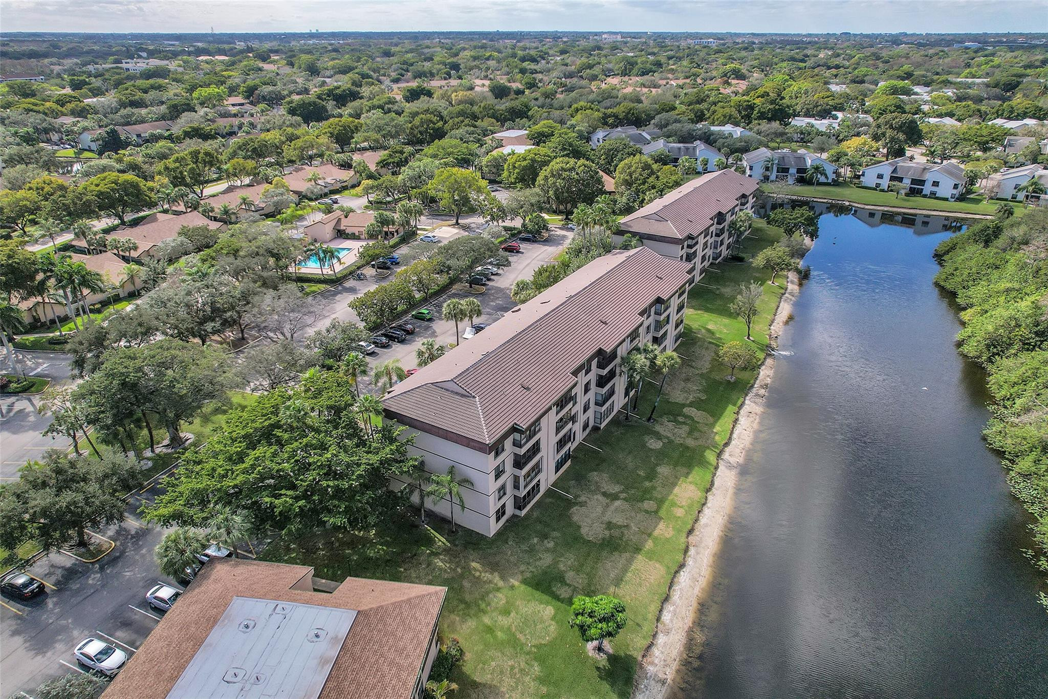 2660 Carambola Cir N 202