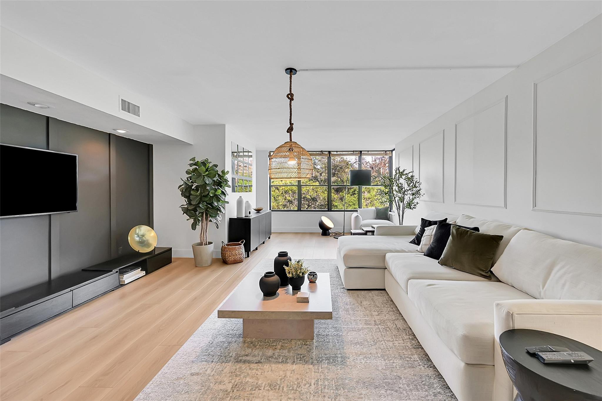 2660 Carambola Cir N 202