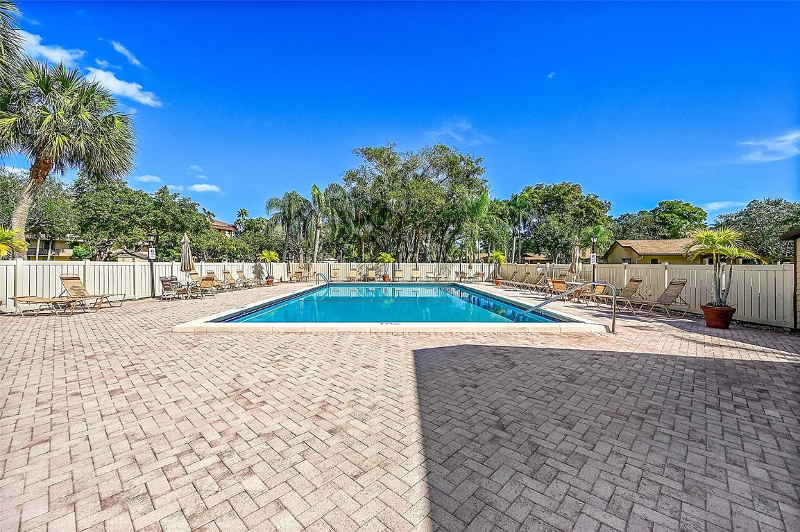 2660 Carambola Cir N 202