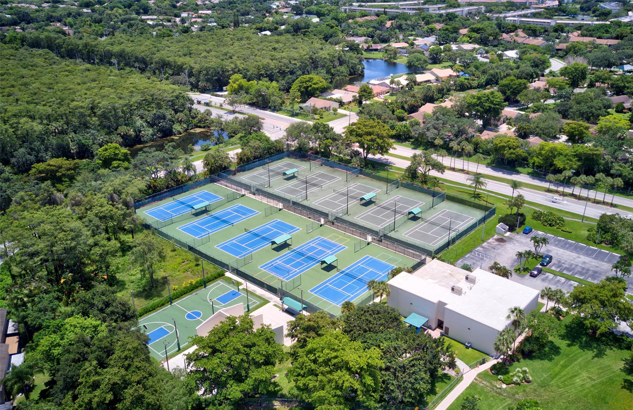 2660 Carambola Cir N 202
