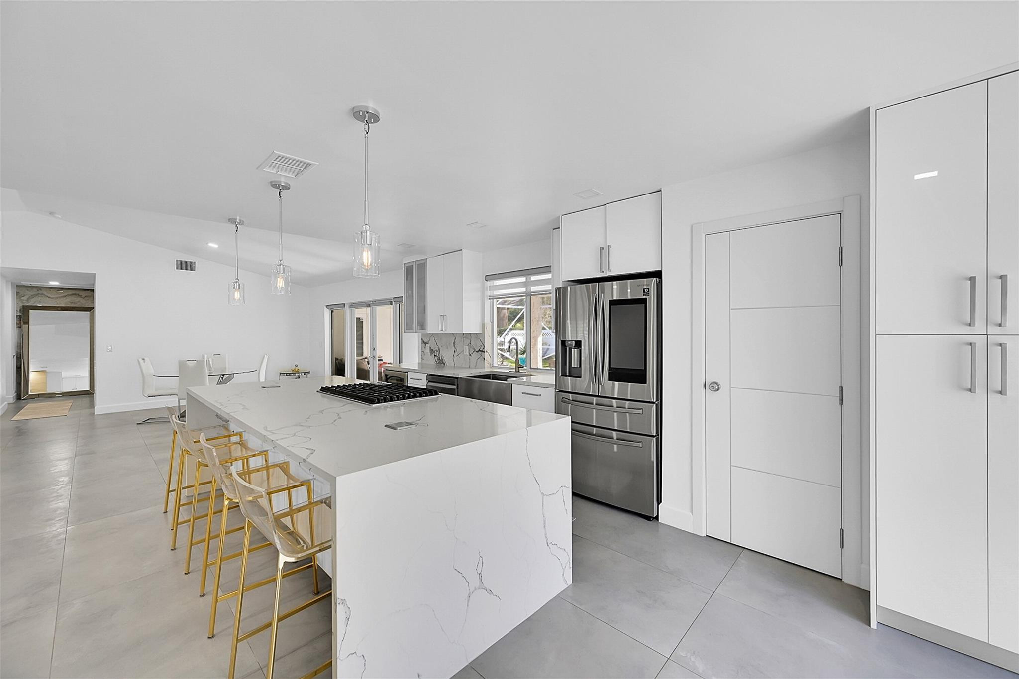 8610 NW 56th St