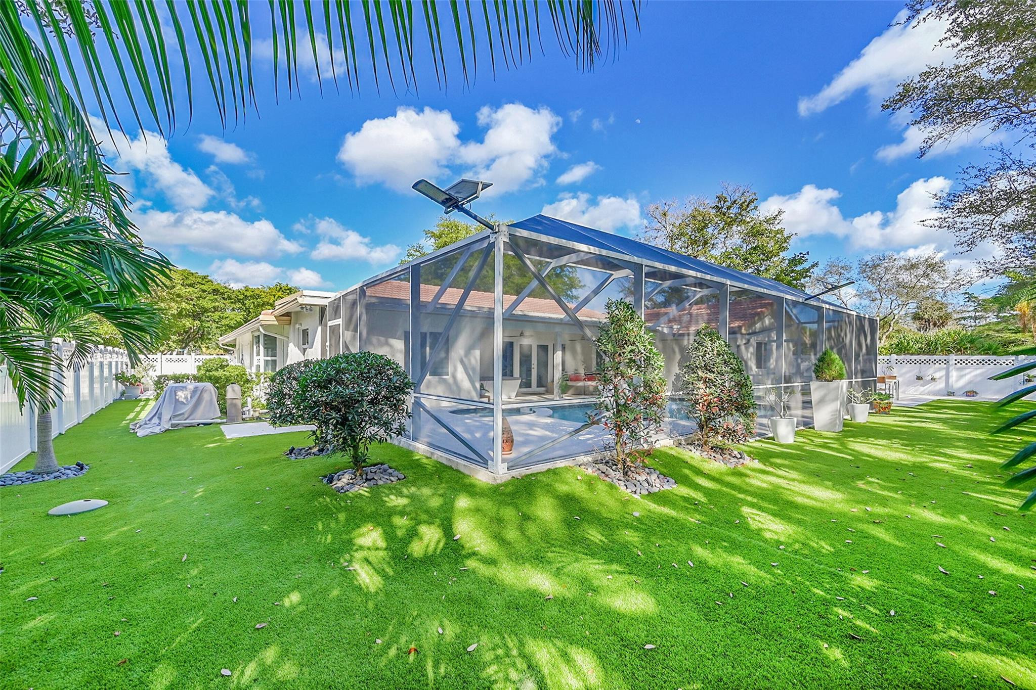 8610 NW 56th St