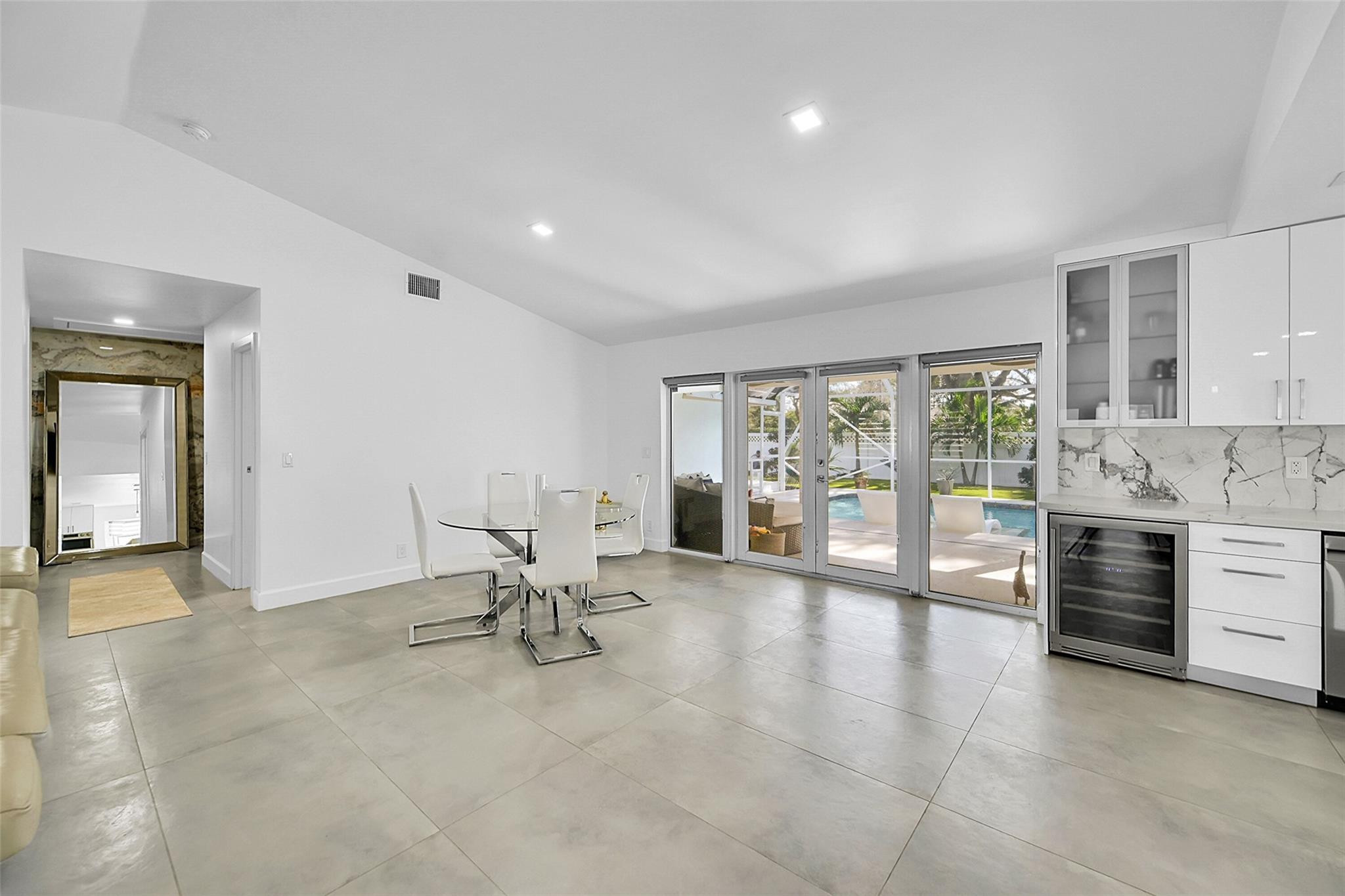 8610 NW 56th St