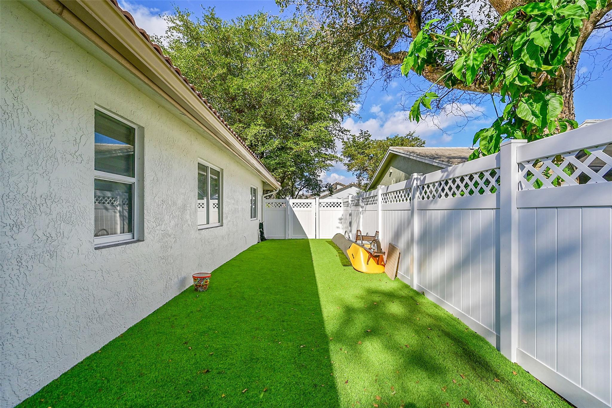 8610 NW 56th St