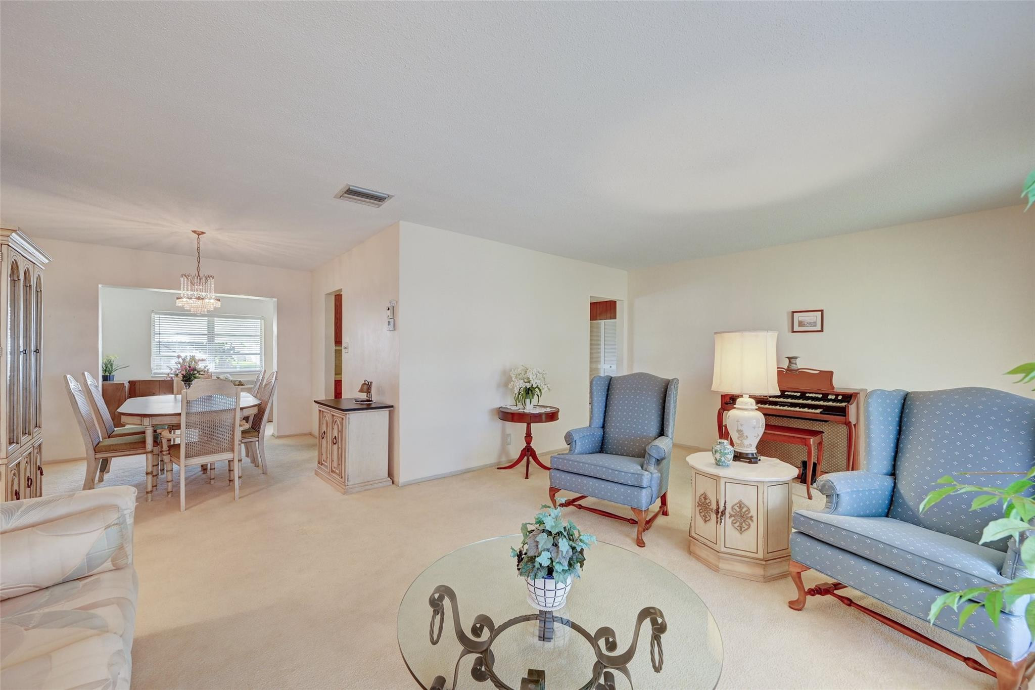 6700 NW 74th Pl