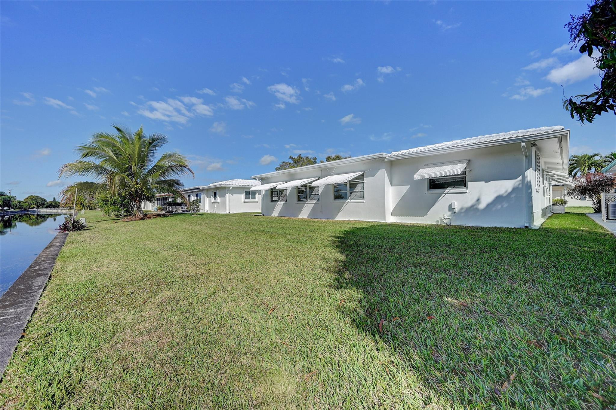 6700 NW 74th Pl