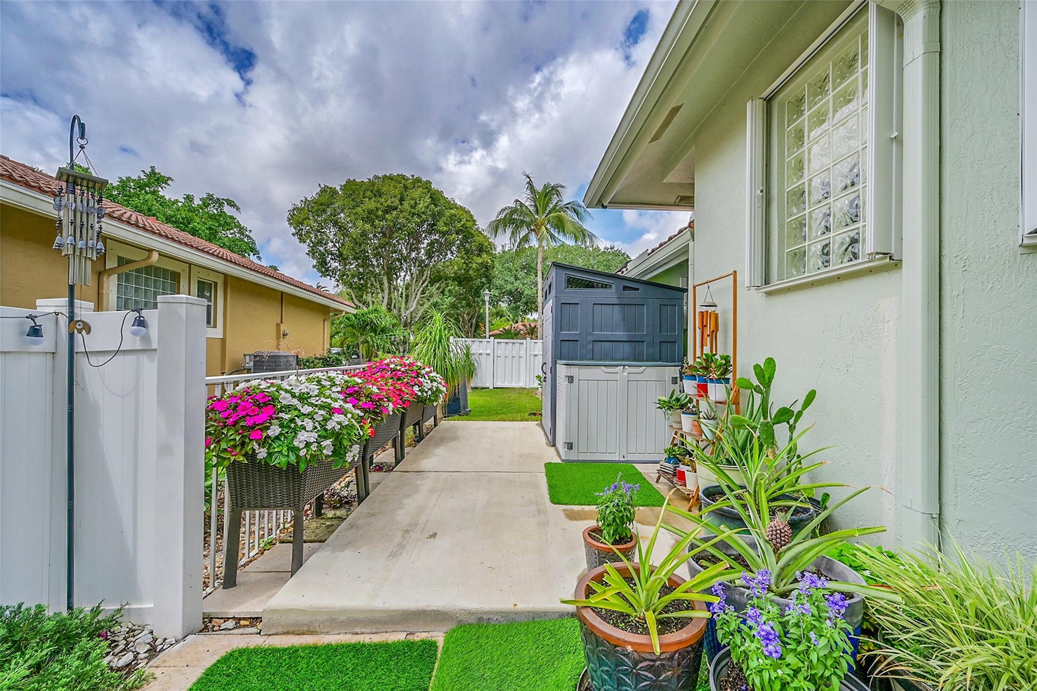 4211 NW 67th Ter