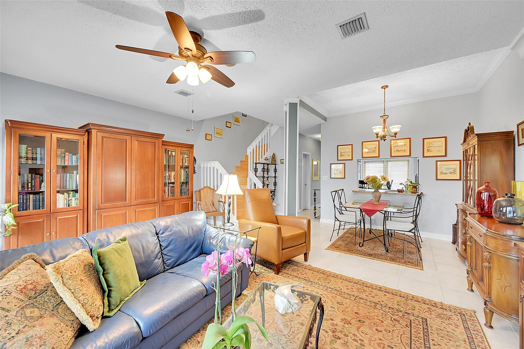 256 W Hemingway Cir