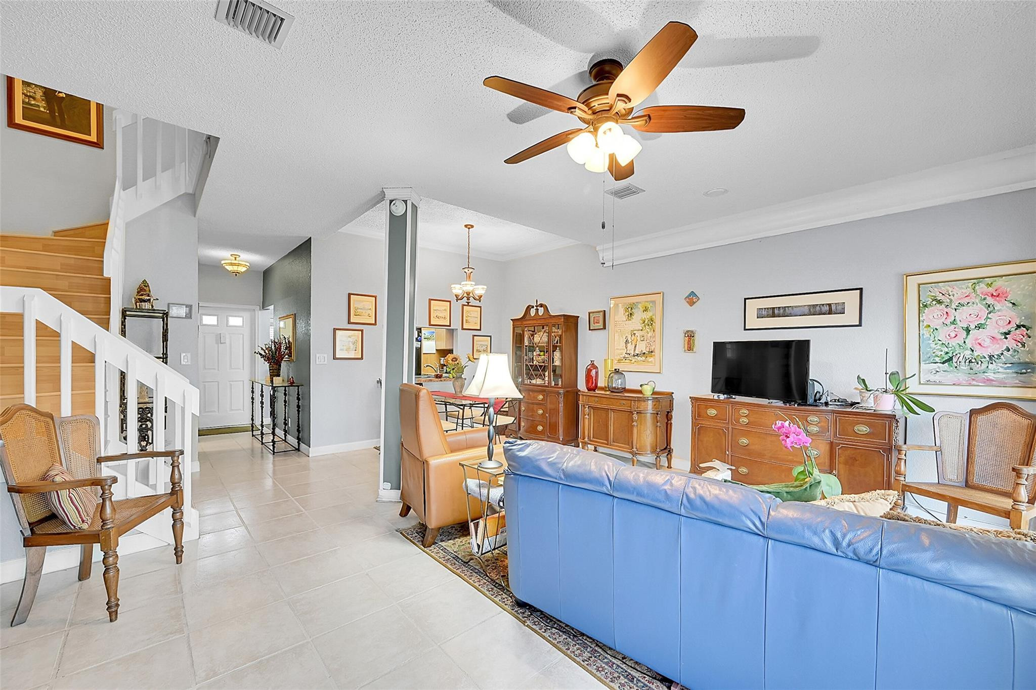 256 W Hemingway Cir