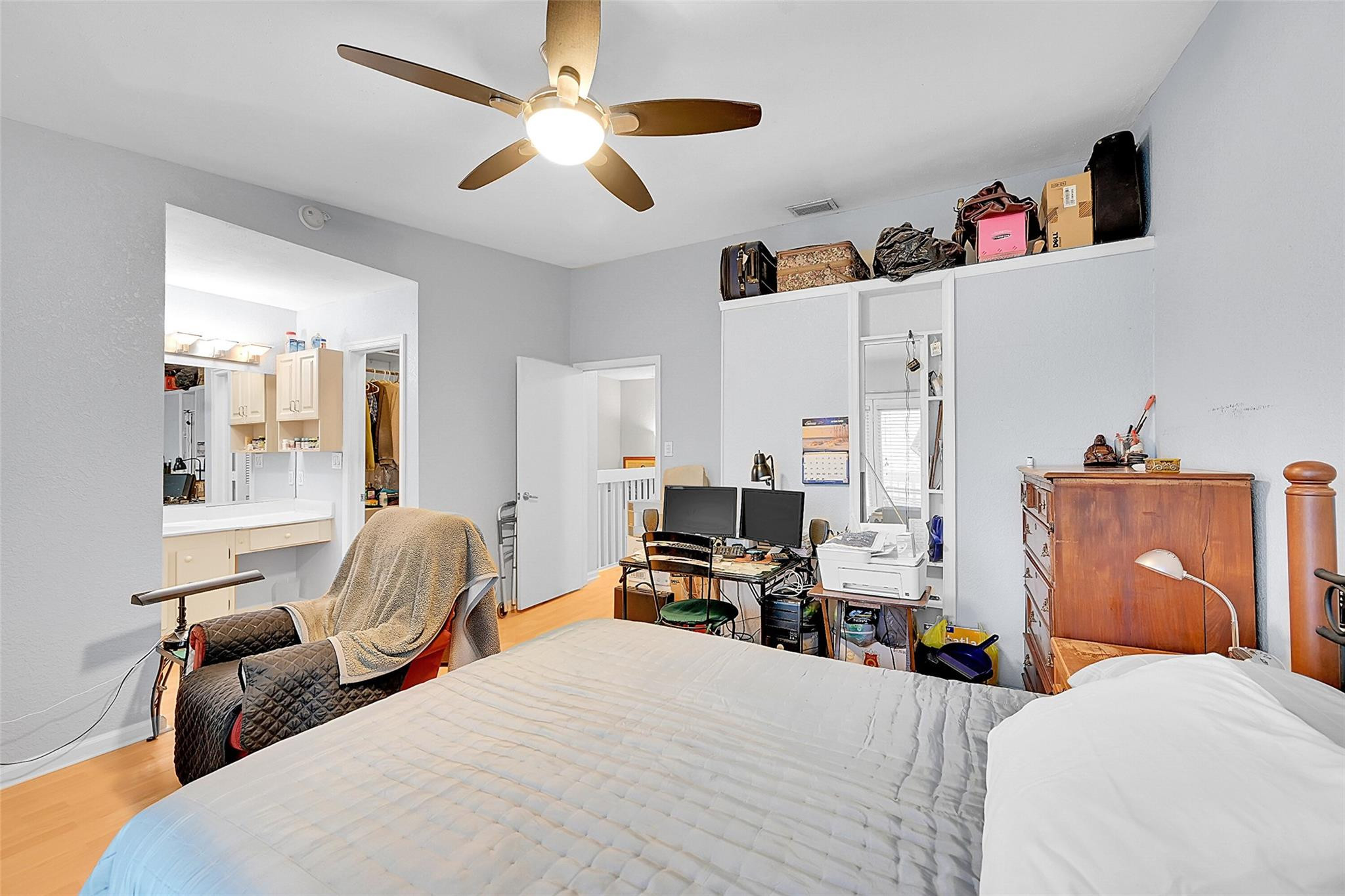 256 W Hemingway Cir