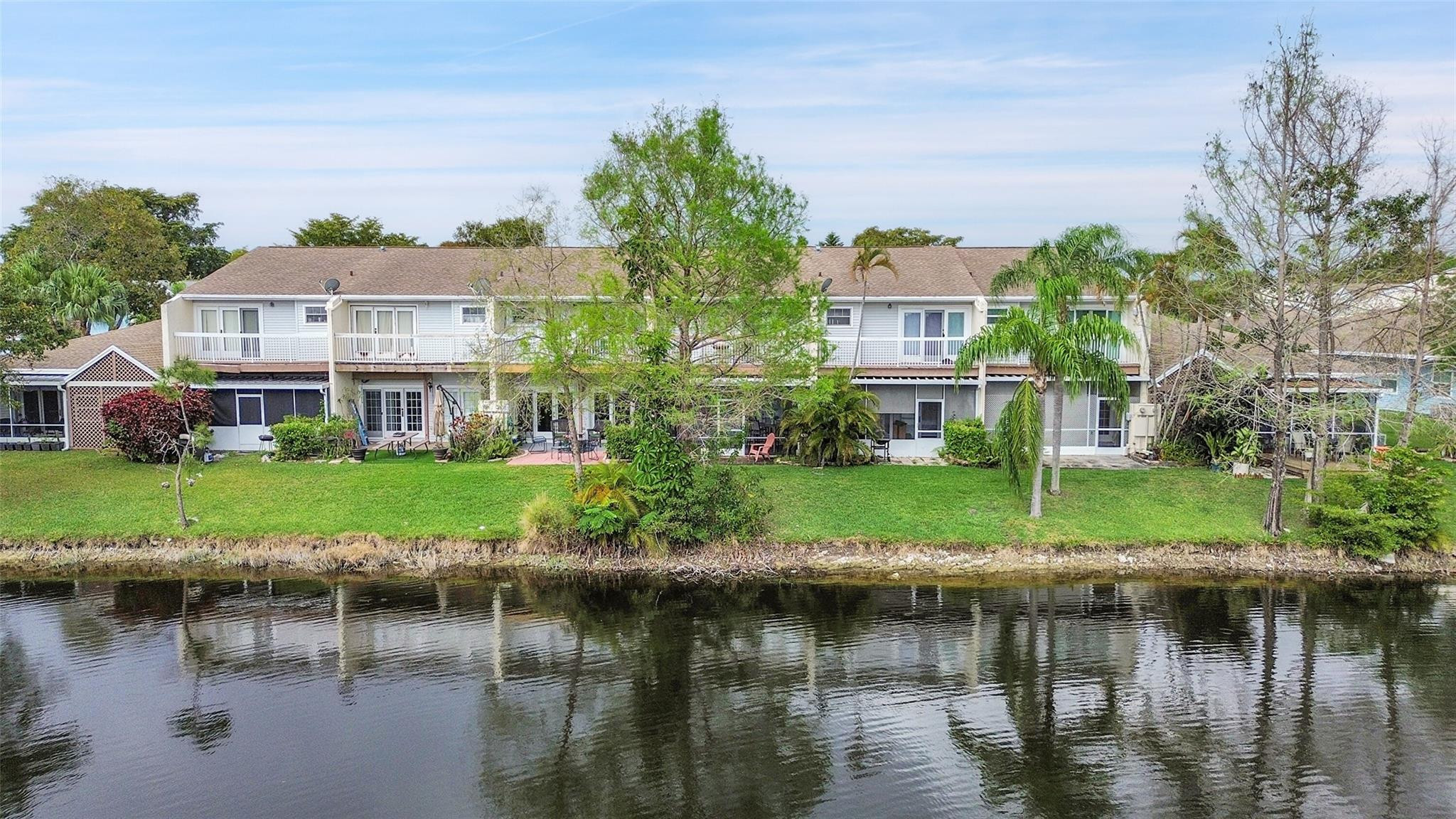 256 W Hemingway Cir