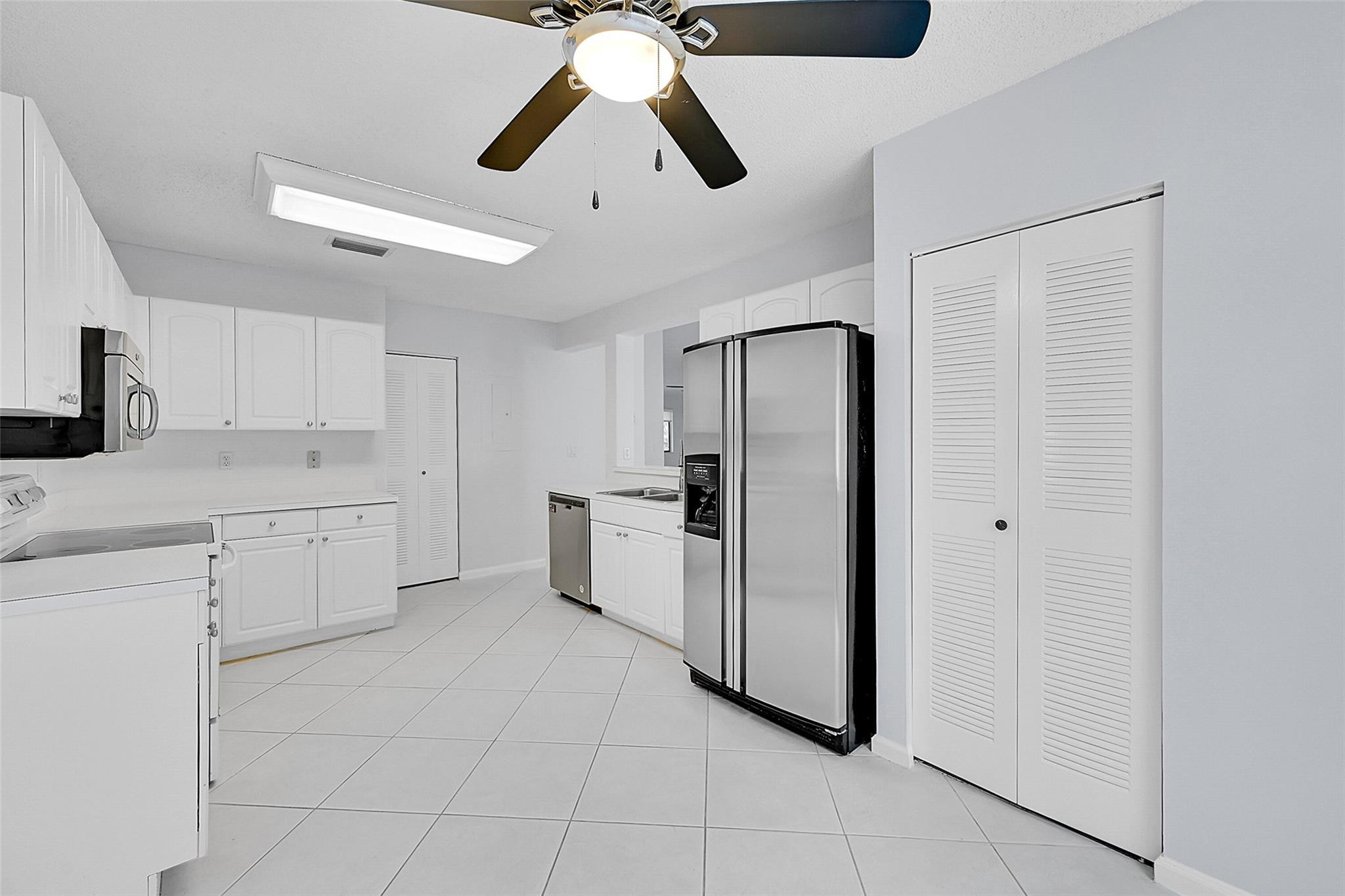 7525 NW 61st Ter 7525