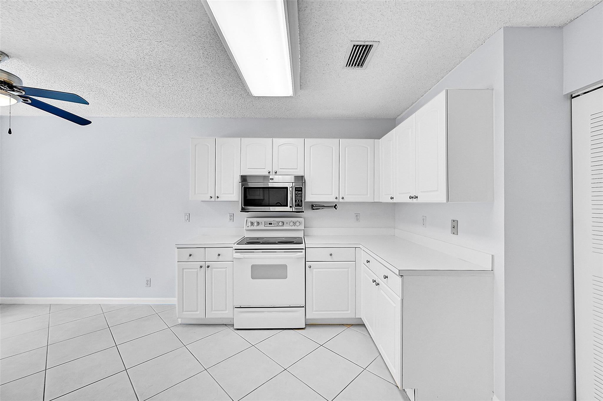 7525 NW 61st Ter 7525