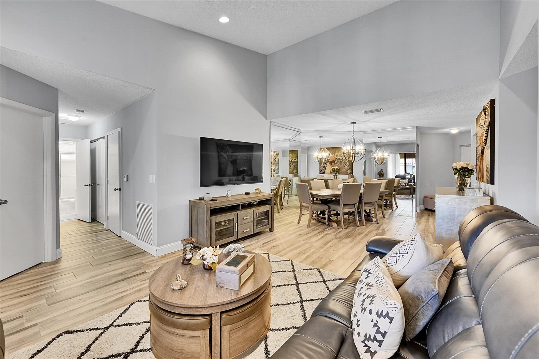 4161 Coral Tree Cir 365