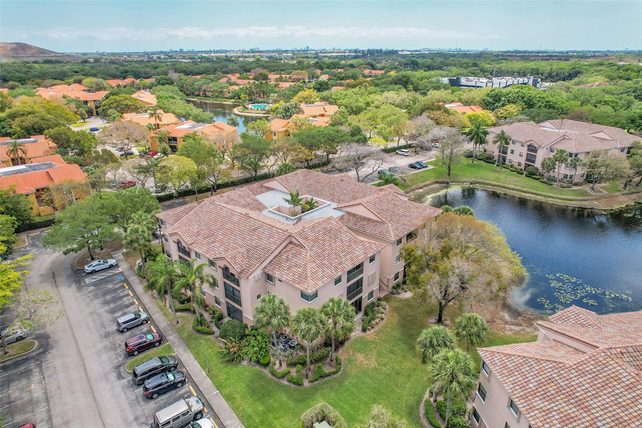 4161 Coral Tree Cir 365