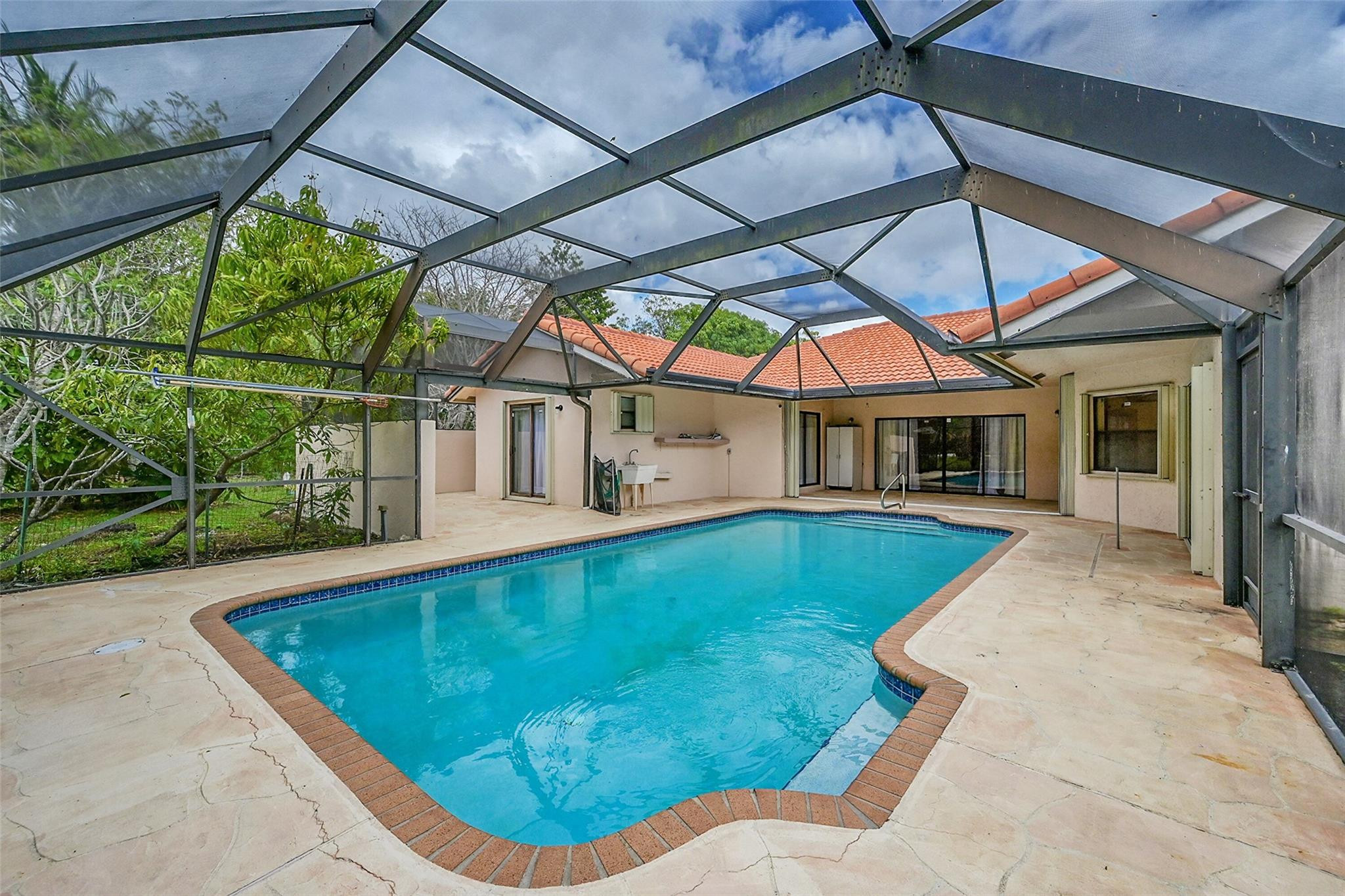 8899 NW 47th Dr