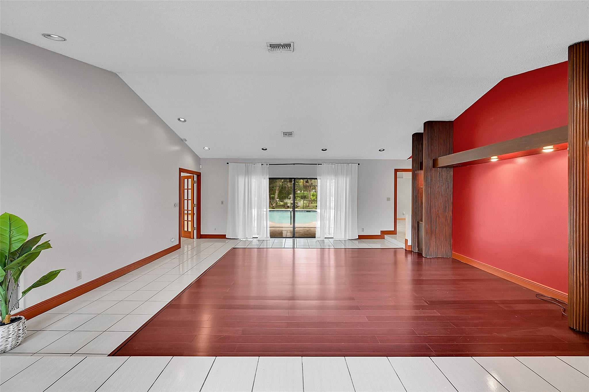 8899 NW 47th Dr