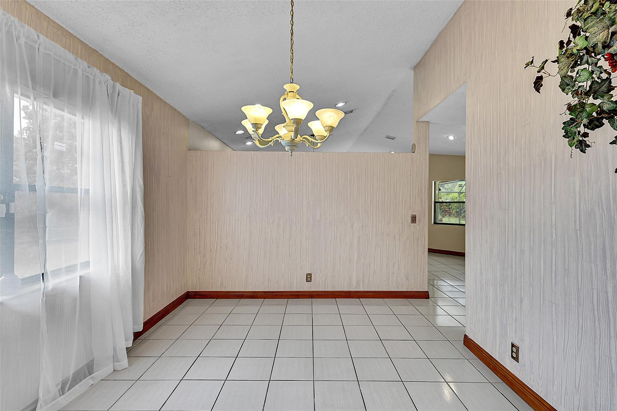 8899 NW 47th Dr