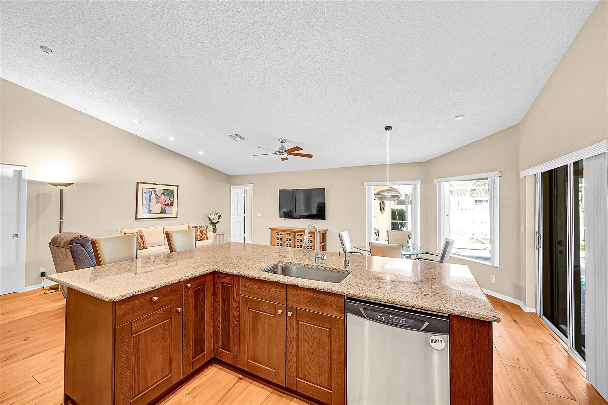 4723 NW 100th Ter