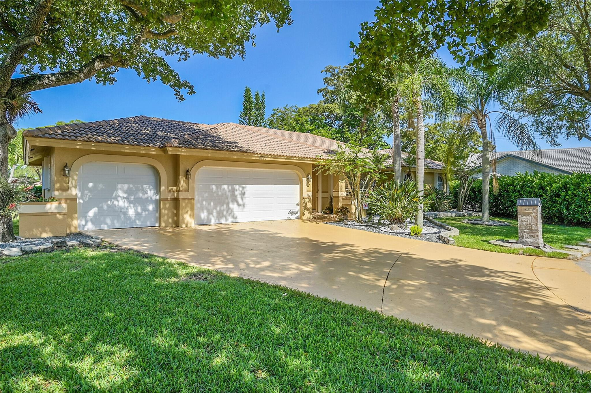 4723 NW 100th Ter