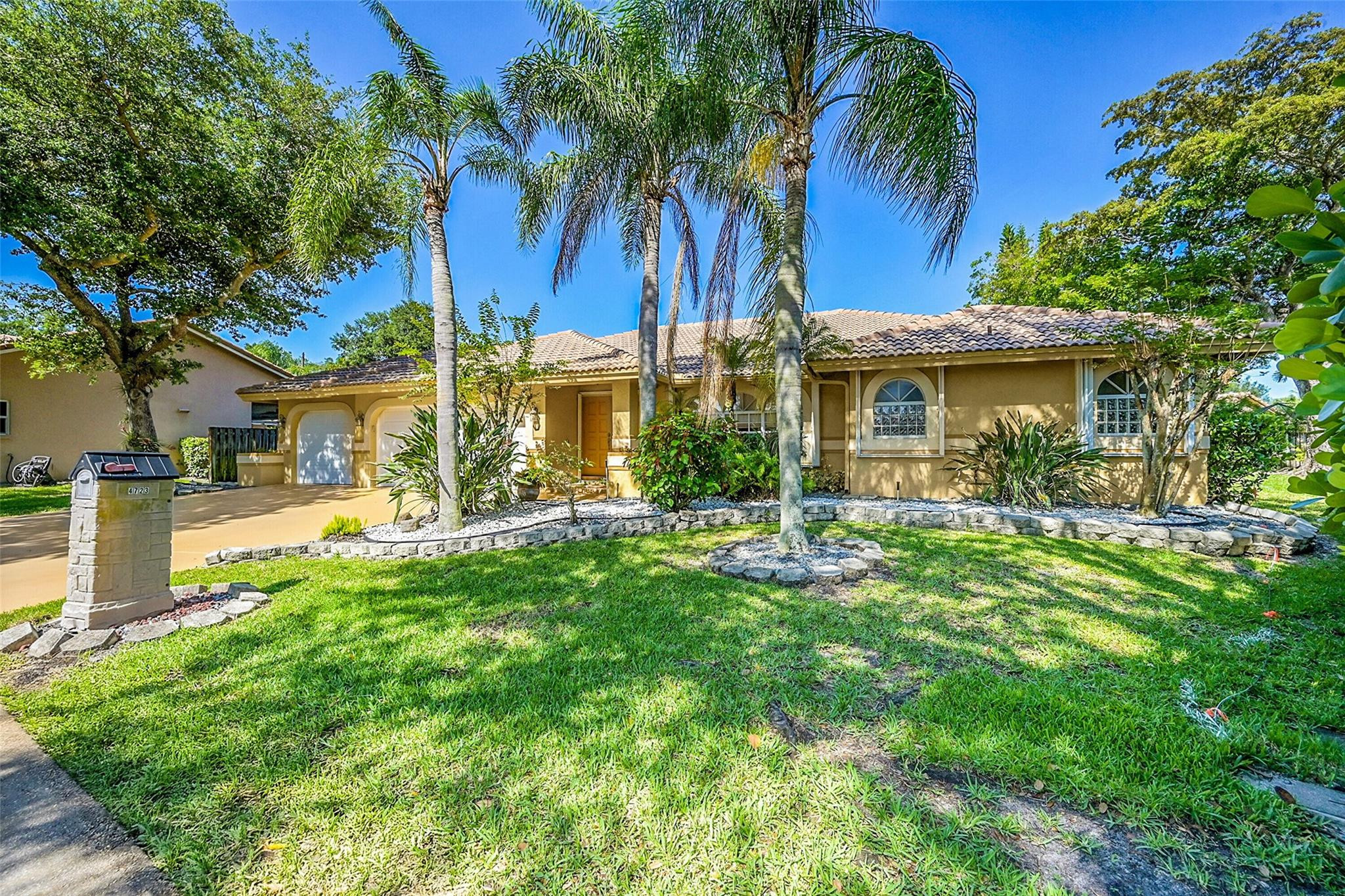 4723 NW 100th Ter