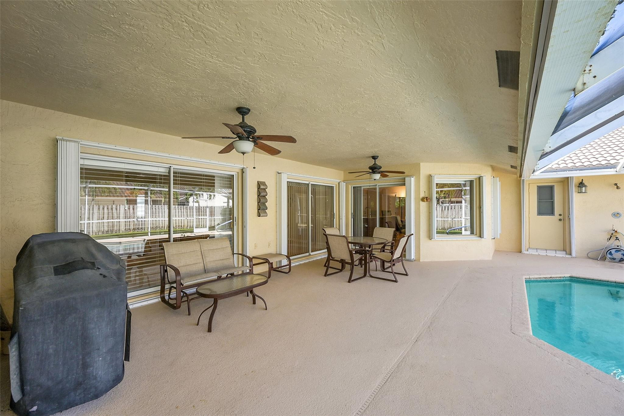4723 NW 100th Ter