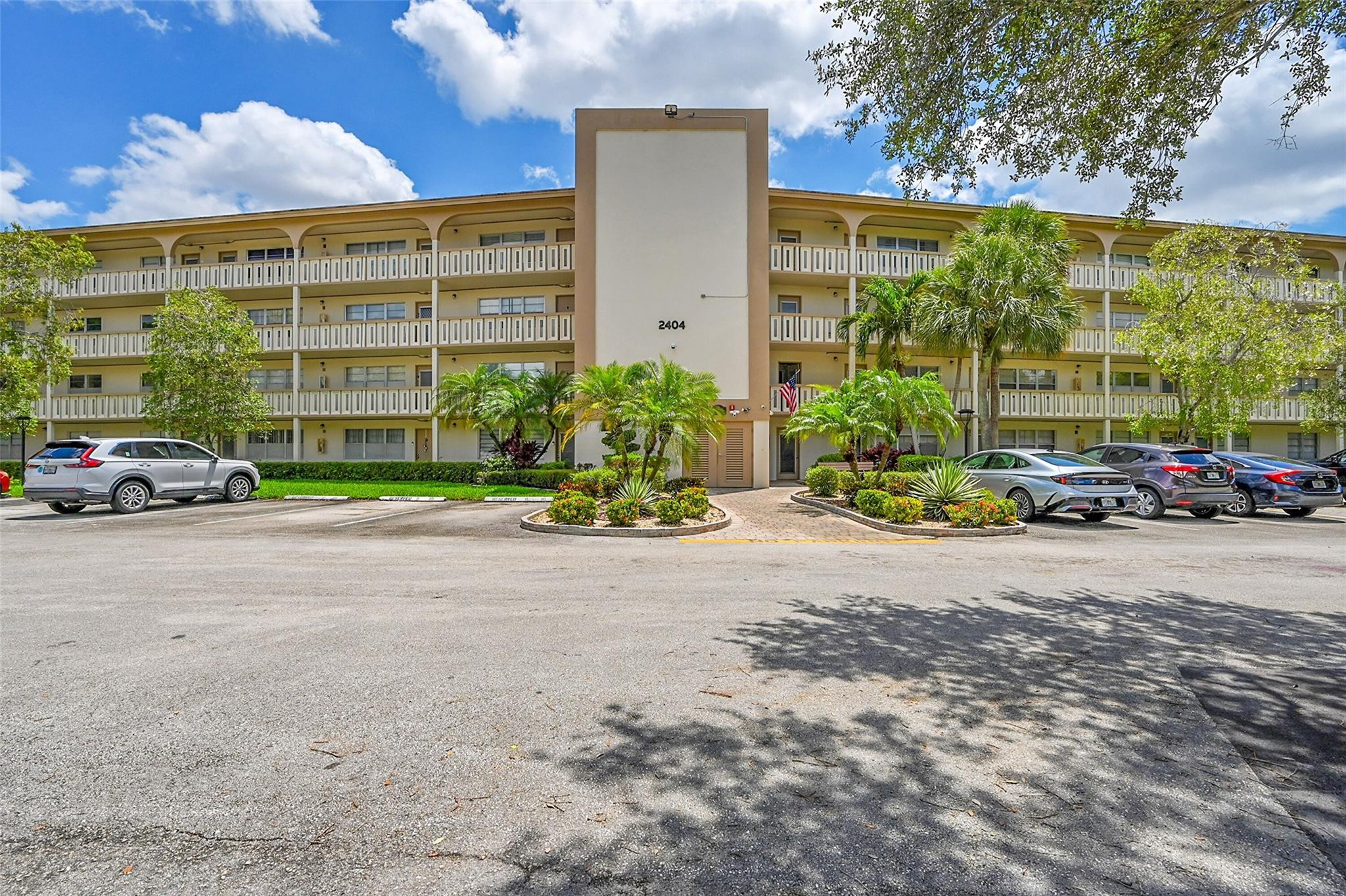 2404 Antigua Cir F4