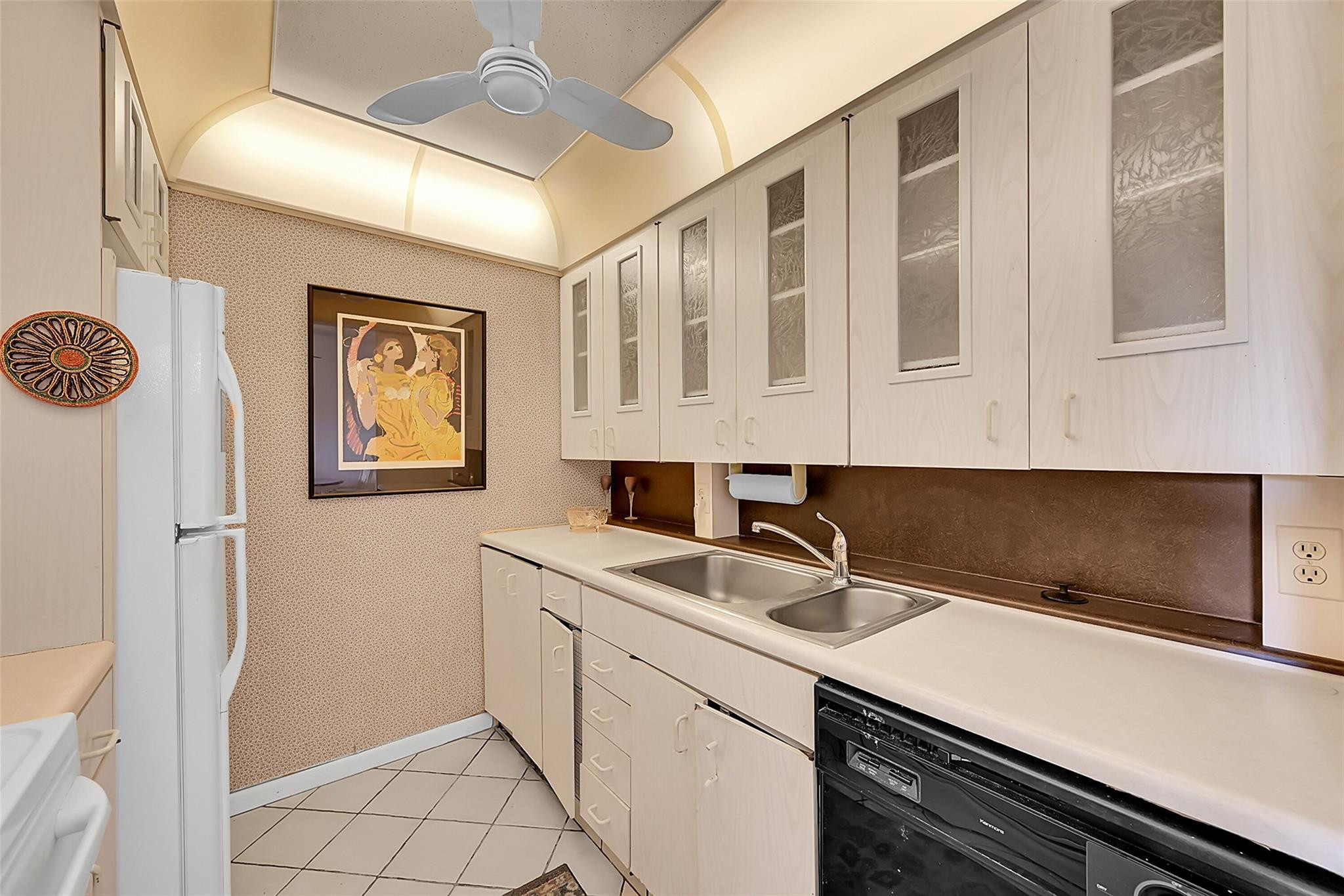 2404 Antigua Cir F4