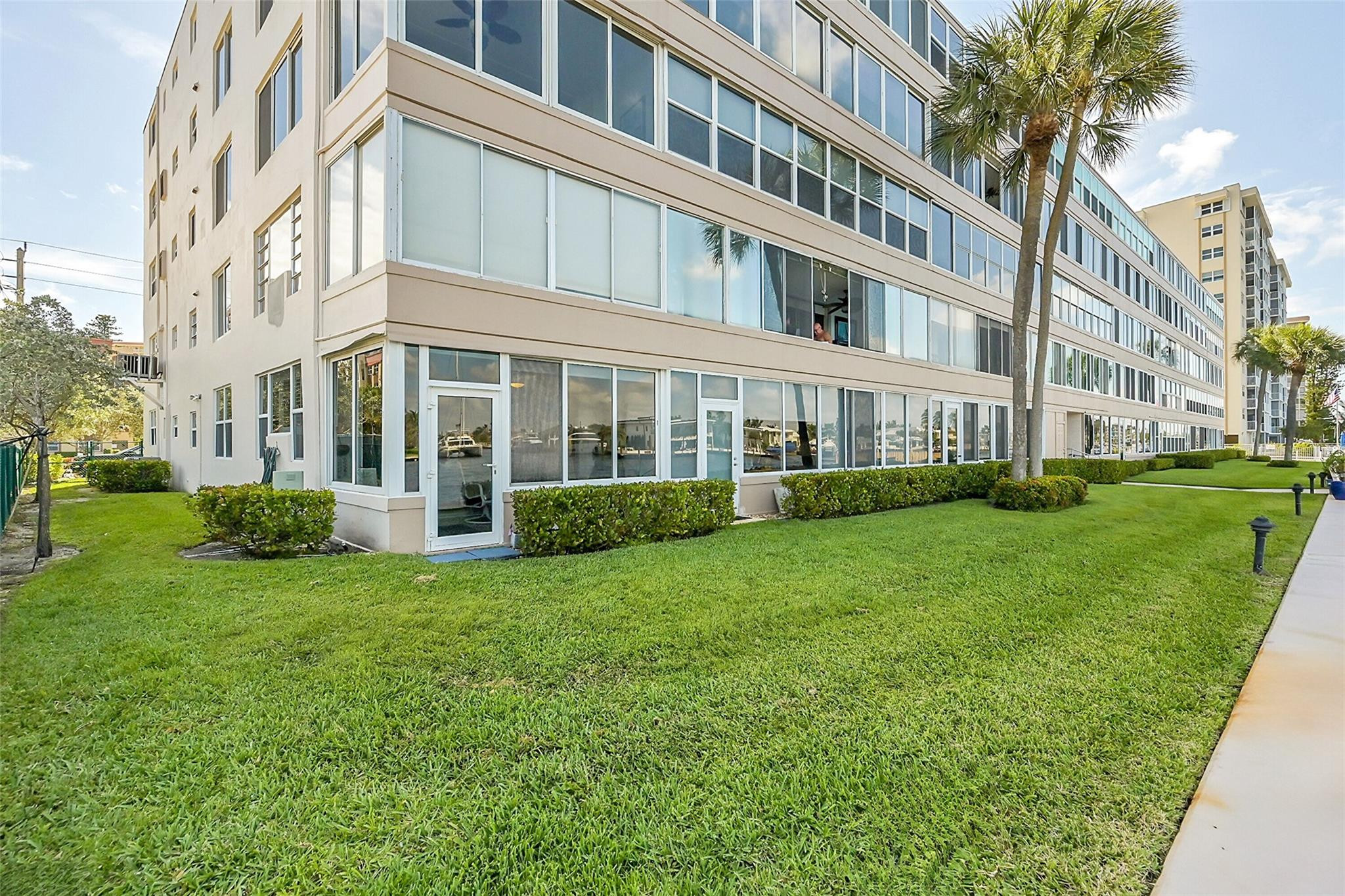 401 N Riverside Dr 108