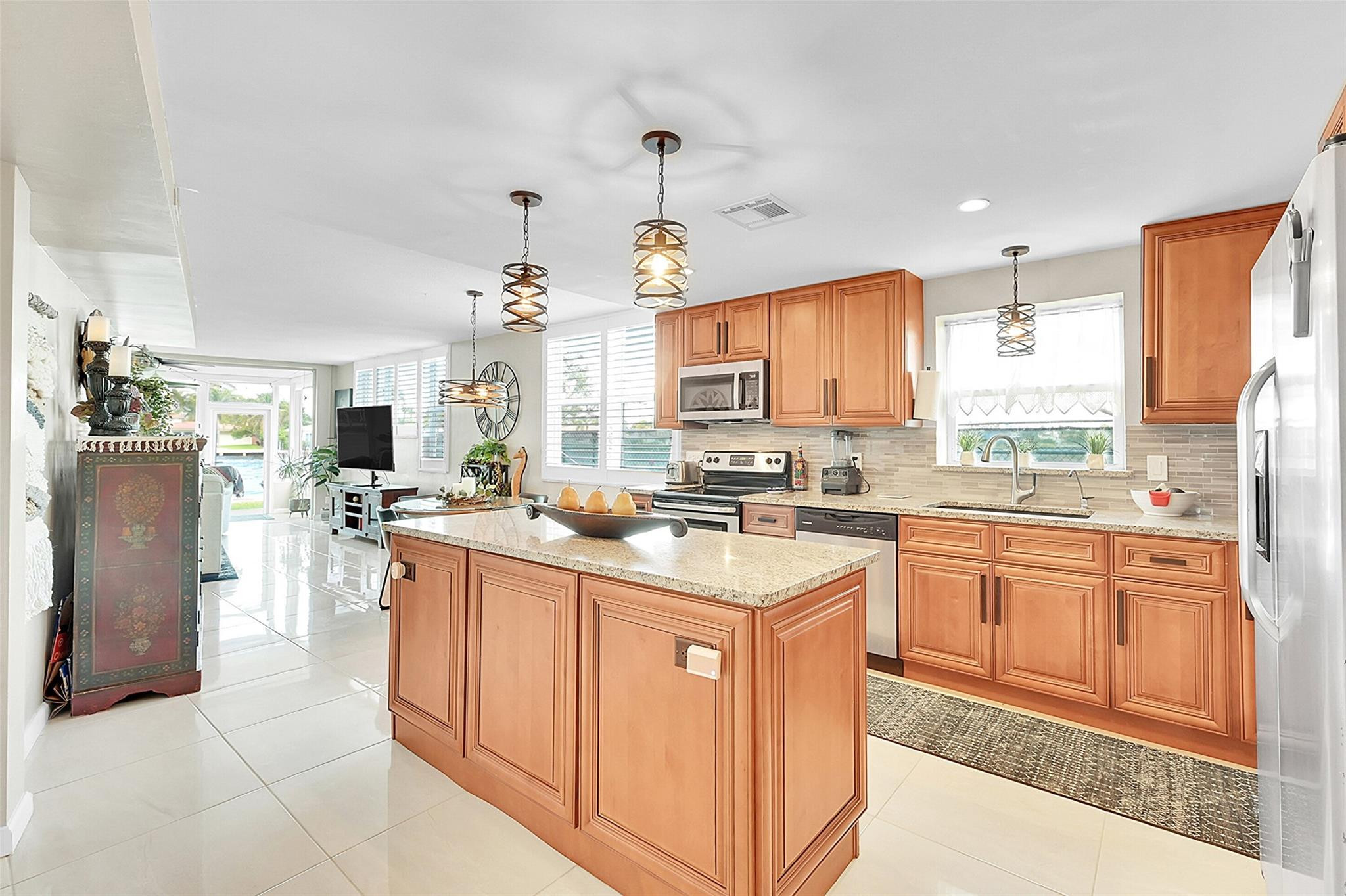 401 N Riverside Dr 108