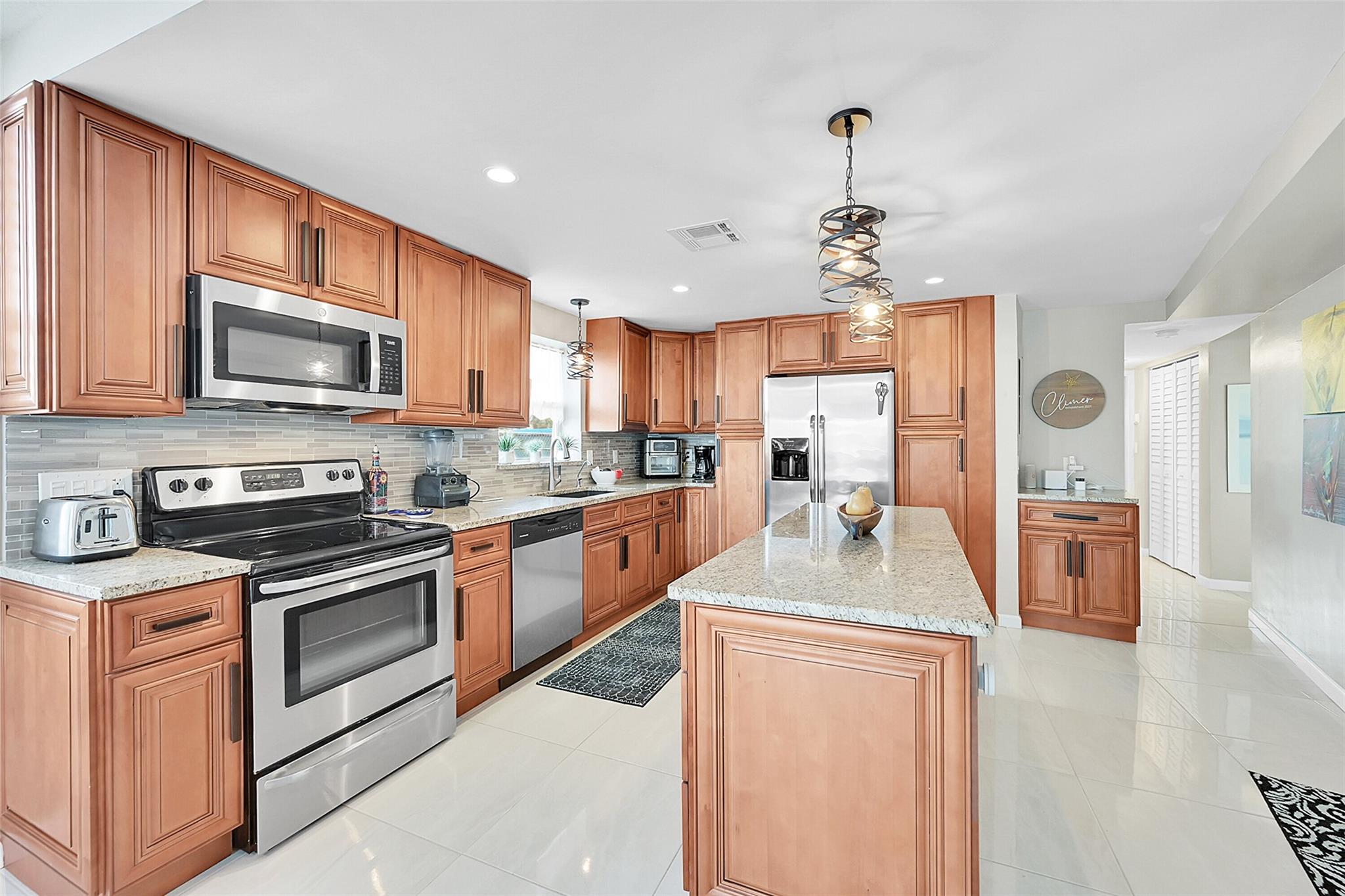 401 N Riverside Dr 108