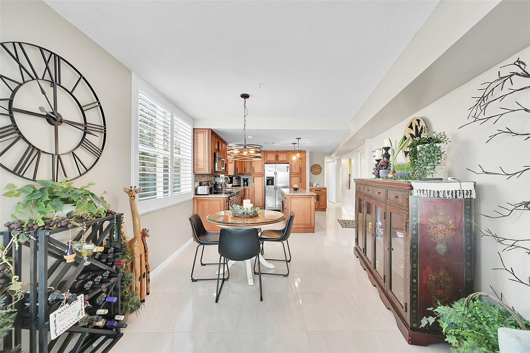 401 N Riverside Dr 108