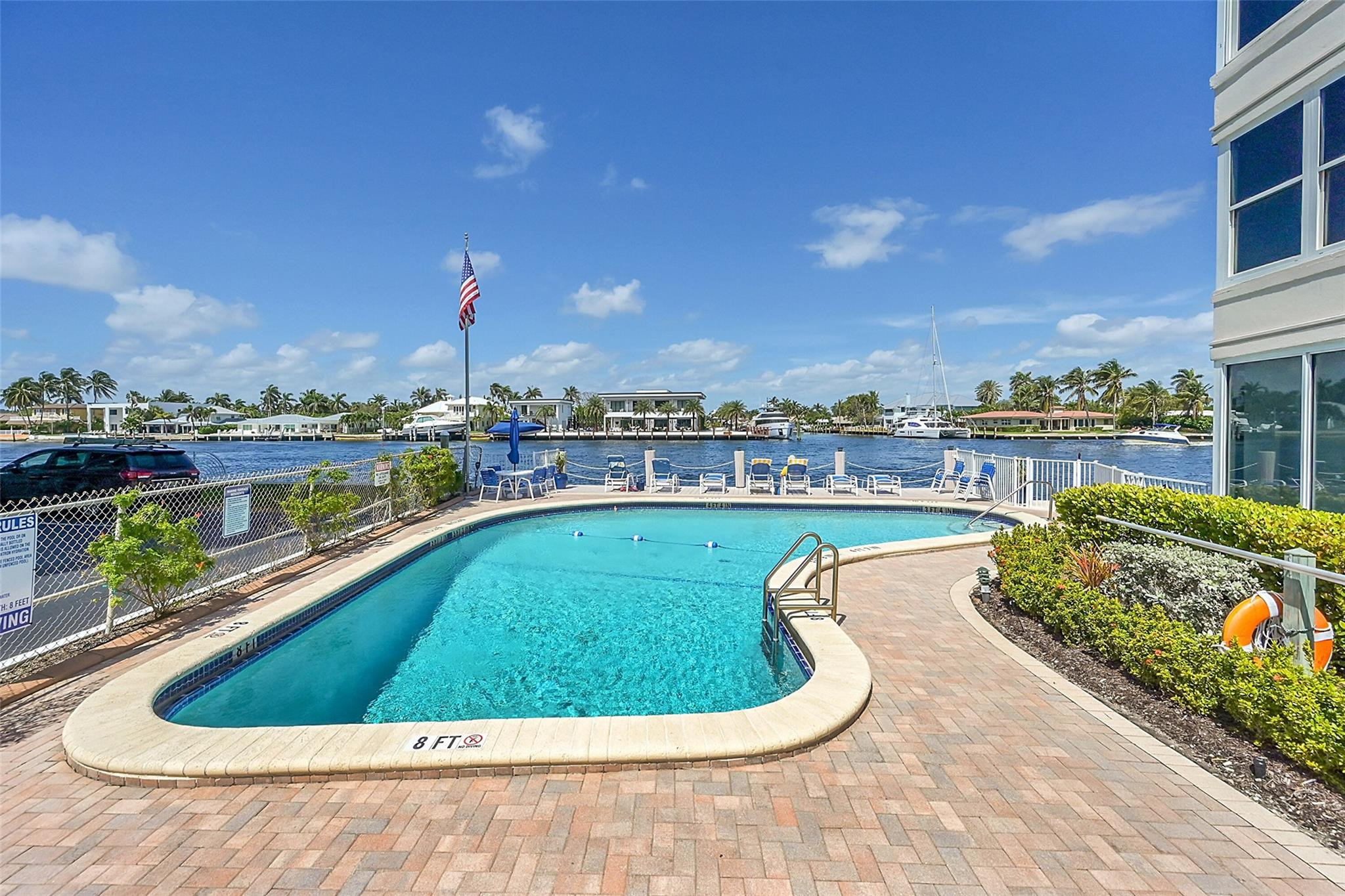 401 N Riverside Dr 108