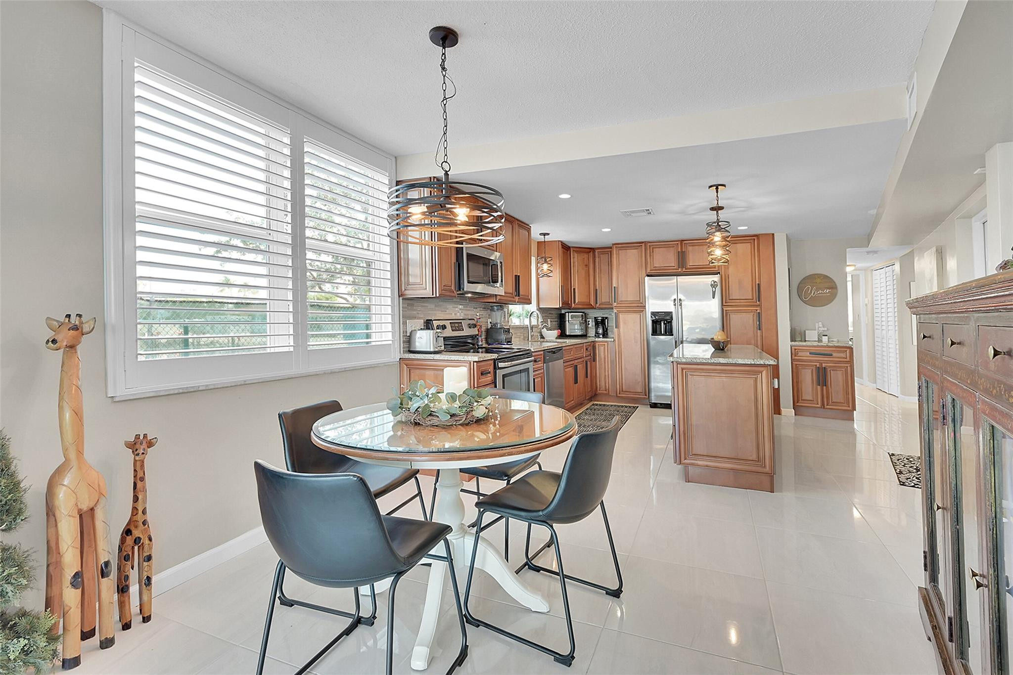 401 N Riverside Dr 108