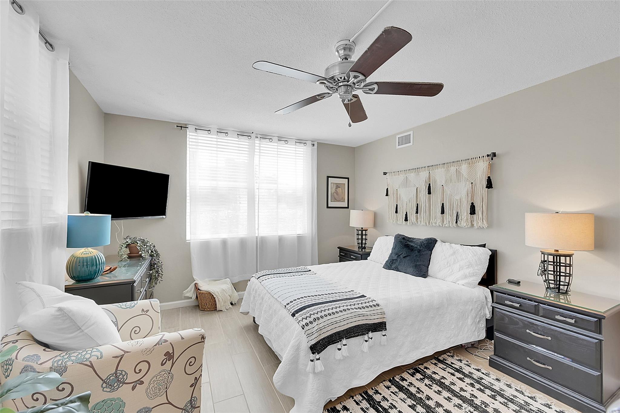 401 N Riverside Dr 108